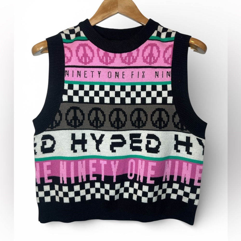 H&M Black and White Knit Sweater‎ Peace Groovy Cropped Sweater Vest Eclectic